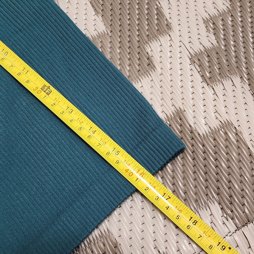 Green Ribbed  Crop Top - Picture 8 of 8